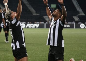 Botafogo goleia Aurora por 6 a 0 e avança na Pré-Libertadores