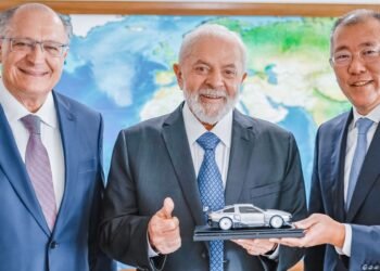 Em reunião com Lula, Hyundai anuncia US$ 1,1 bi em investimentos