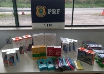 PRF apreende eletrônicos contrabandeados em ônibus na Bahia