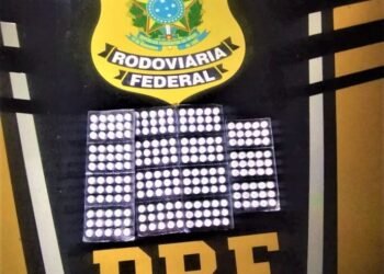 PRF retira de circulação 67 “rebites” e autua caminhoneiros por uso de drogas