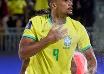 Brasil derrota Portugal e avança no Mundial de Beach Soccer