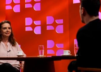 DR com Demori recebe professora de filosofia Lúcia Helena Galvão