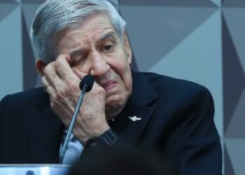 General defendeu rompimento institucional para manter Bolsonaro