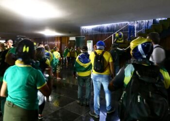 STF inicia julgamento de mais 12 réus por atos golpistas