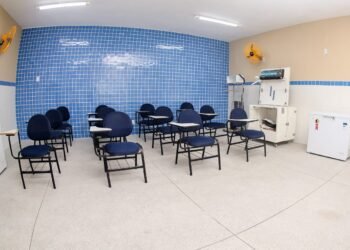 Após décadas, Escola Nossa Senhora das Graças é entregue reformada e climatizada – Prefeitura Municipal de Candeias.