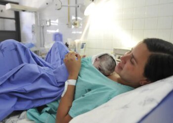 Nascimentos no país atingem em 2022 menor patamar em 45 anos