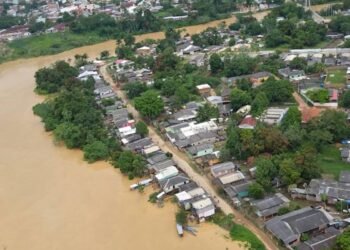 Após 17 dias subindo, Rio Acre está abaixo da cota de transbordo