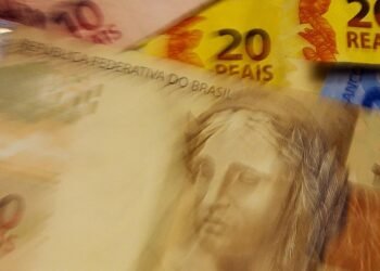 Endividamento e inadimplência do consumidor caem em fevereiro