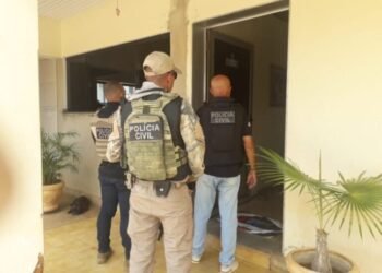 Polícia cumpre mandados de busca contra falsos médicos em 3 cidades baianas