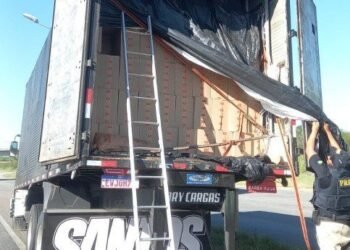 Motorista é preso com 350 mil maços de cigarros sem documentação na Bahia