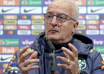 Dorival Júnior espera “ótima resposta” do Brasil contra a Inglaterra