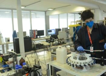 CNPq lança edital para apoiar formação de mulheres em ciências exatas