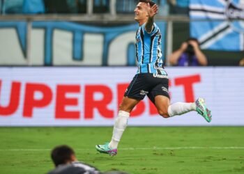 Grêmio supera Brasil de Pelotas e avança às semifinais do Gauchão