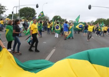 Moraes valida 21 acordos com investigados pelo 8 de janeiro