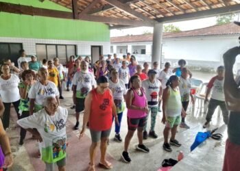 Terceira idade ativa! Idosos participam de aulão de dança e ginástica promovido pela Prefeitura – Prefeitura de Simões Filho