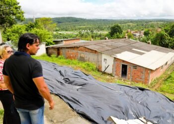 Pitágoras visita Malembá de Baixo e apresenta soluções para problemas causados pela chuva – Prefeitura Municipal de Candeias.