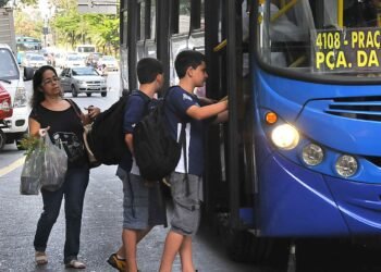 Tarifa zero aumenta número de passageiros, mostra estudo