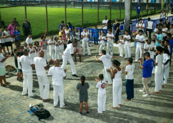 Estudantes da rede pública participam da etapa Arembepe do Projeto Verão Costa a Costa