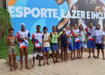 Alunos com TEA fazem muito mais que nadar no projeto Natação em Rede