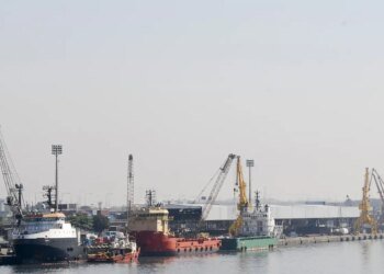 Balança comercial tem superávit de US$ 7,482 bilhões em março