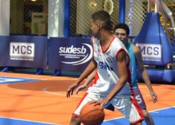 Com apoio da Sudesb, competições estaduais de basquete e karatê movimentam o final de semana