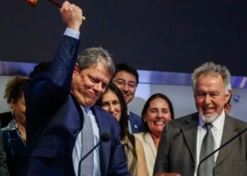 Fundo Phoenix compra estatal de energia de São Paulo por R$ 1 bilhão