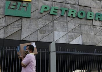Governo aguarda informações da Petrobras para definir dividendos
