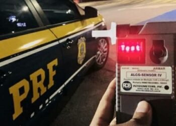 Sem habilitação e embriagado, idoso é detido pela PRF na Bahia após acidente