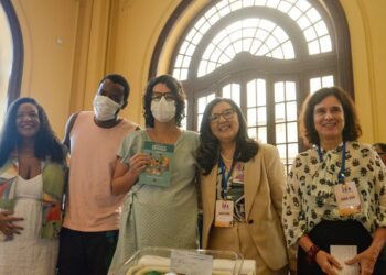 Após três anos, governo relança Caderneta de Saúde da Criança