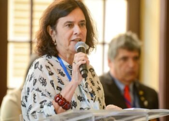 Ministra não comenta decisão sobre aborto, mas garante acolhimento