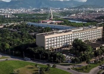 Aos 150 anos, Escola Politécnica da UFRJ vira patrimônio do Rio