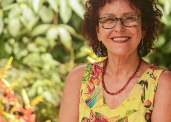 Poetisa Roseana Murray é atacada por pitbulls; estado de saúde é grave