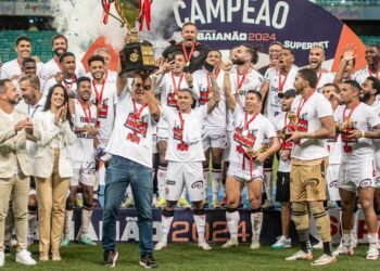 Vitória empata clássico e volta a ser campeão baiano após sete anos