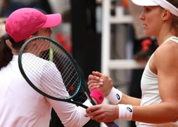 Bia Haddad dá adeus ao WTA Madri após perder de virada para Swiatek