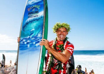 “Tudo chega ao fim”, diz Kelly Slater após eliminação em etapa da WSL
