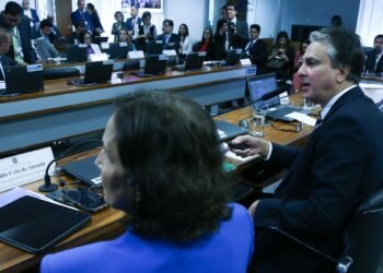 Governo deve apresentar nova proposta para servidores da Educação