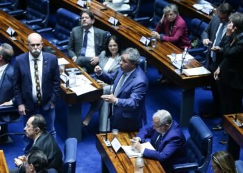 Senado aprova PEC sobre criminalização da posse de drogas