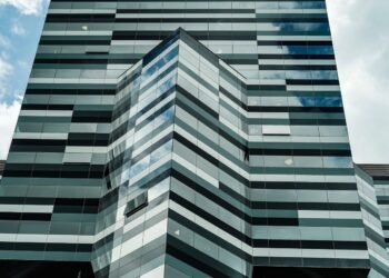 PF diz que perfis bloqueados por Moraes continuam realizando lives