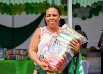 profissionais da limpeza são recepcionados com diversas ações ao dia festivo – Prefeitura Municipal de Candeias.