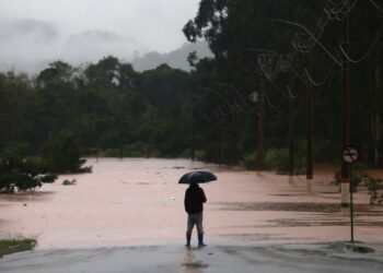 Governador do RS alerta para “maior desastre da história” do estado