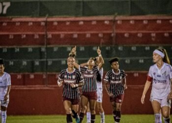 Flu arranca vitória de 1 a 0 sobre o Santos no Brasileiro Feminino