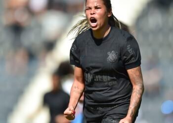 Corinthians vence e amplia vantagem na ponta do Brasileiro Feminino