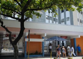Servidores de hospitais federais no Rio entram em greve