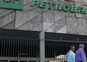 Cade dá aval e Petrobras cancela privatização de TBG e 5 refinarias