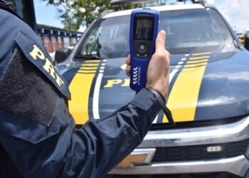 Por embriaguez ao volante PRF prende três motoristas na Bahia