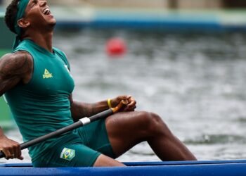 Isaquias Queiroz brilha na Copa do Mundo de Canoagem Velocidade