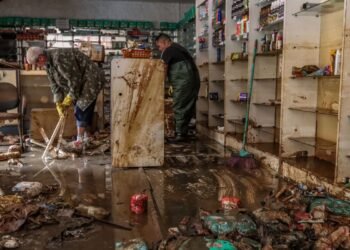 Comerciantes de Porto Alegre levam dias só para limpar lojas
