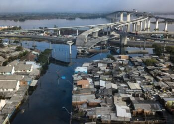 Inundação em Porto Alegre foi falta de manutenção, dizem especialistas