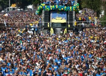 Marcha para Jesus reúne milhares de pessoas na capital paulista