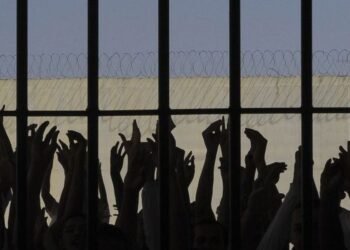 Congresso derruba veto de Lula e volta a proibir “saidinha” de presos